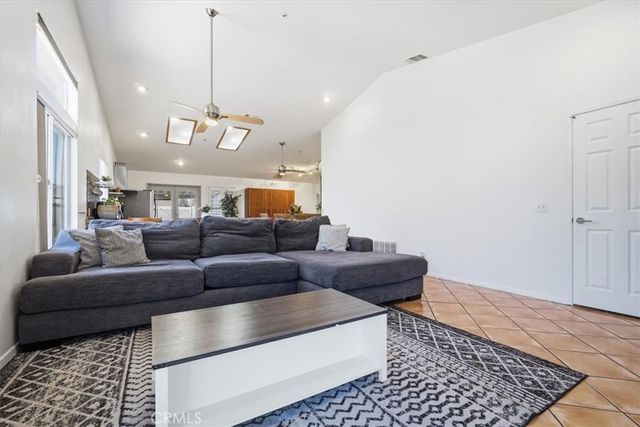 5175 Melbourne, Riverside, CA 92508