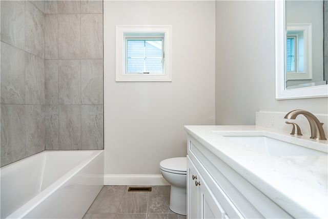 19 Hampton Road 69, Coventry, RI 02816