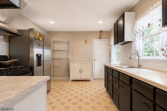 61 S Ward St, New Brunswick City, NJ 08901