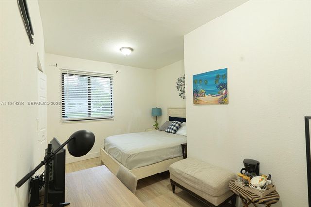 260 NW 133rd St, North Miami, FL 33168