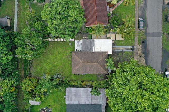 260 NW 133rd St, North Miami, FL 33168