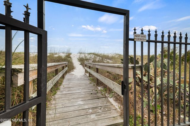 1551 1ST Street S 101, Jacksonville Beach, FL 32250