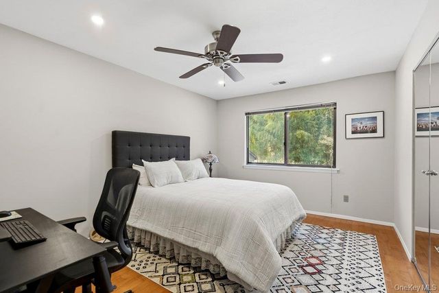 8 Wimbledon Court, Jericho, NY 11753