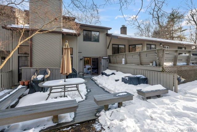 8 Wimbledon Court, Jericho, NY 11753