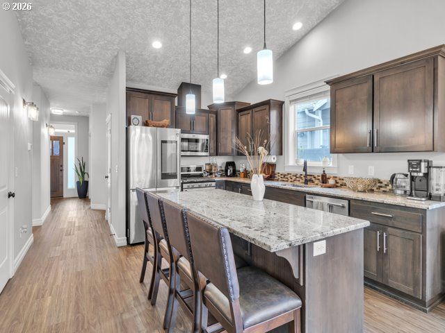 2084 MOUSEBIRD Ave, Salem, OR 97304