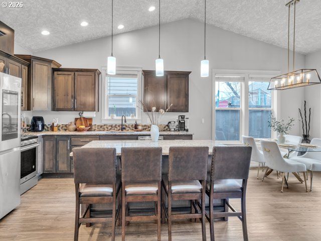 2084 MOUSEBIRD Ave, Salem, OR 97304