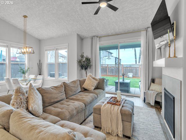 2084 MOUSEBIRD Ave, Salem, OR 97304