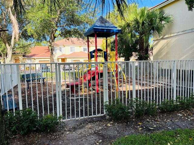 3199 NW 32nd Ter, Oakland Park, FL 33309