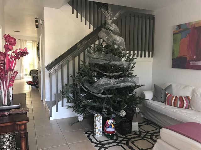 3199 NW 32nd Ter, Oakland Park, FL 33309