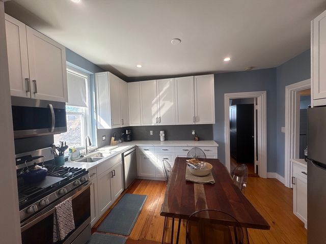 137-3 Walnut St FURNISHED, Brookline, MA 02445