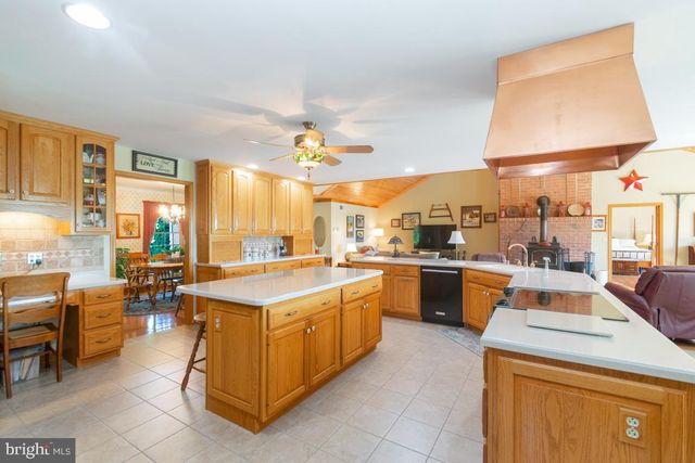 613 HANOVER PIKE, Hampstead, MD 21074