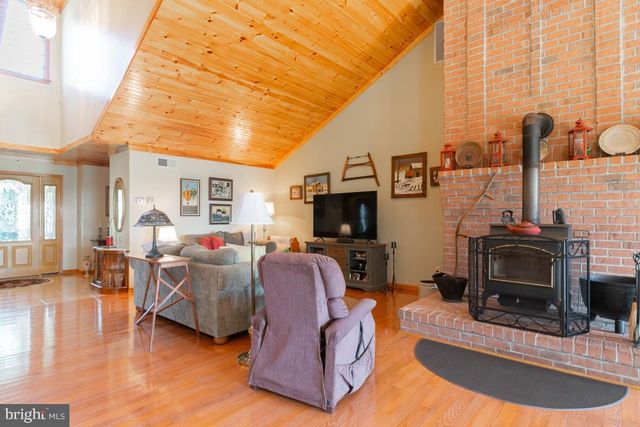 613 HANOVER PIKE, Hampstead, MD 21074