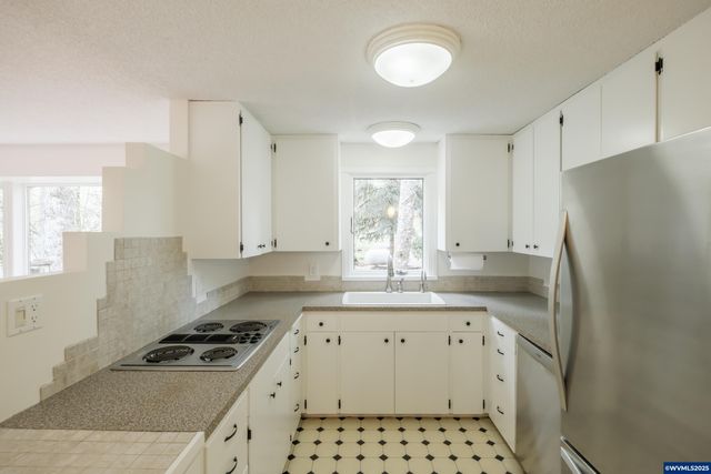 3960 Deepwood Ln NW, Salem, OR 97304
