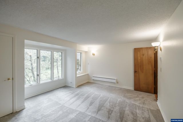 3960 Deepwood Ln NW, Salem, OR 97304