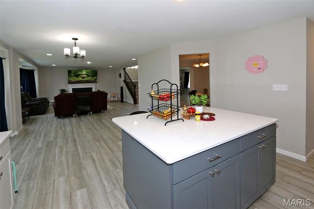 713 Palisades Drive, St Charles, MO 63301