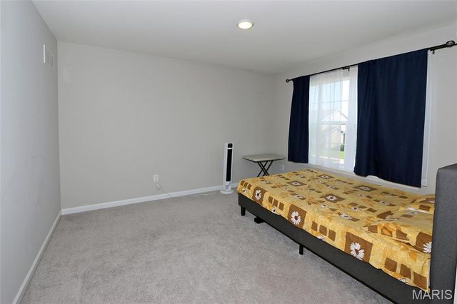 713 Palisades Drive, St Charles, MO 63301