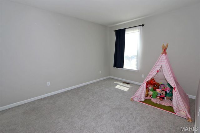 713 Palisades Drive, St Charles, MO 63301