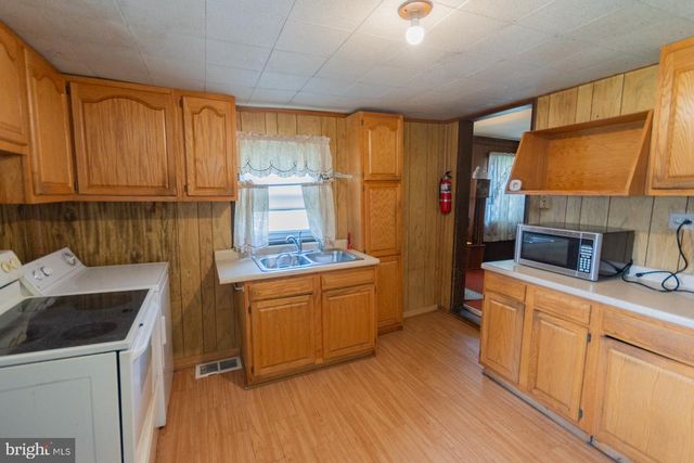 404 S CHARLES ST, Charles Town, WV 25414