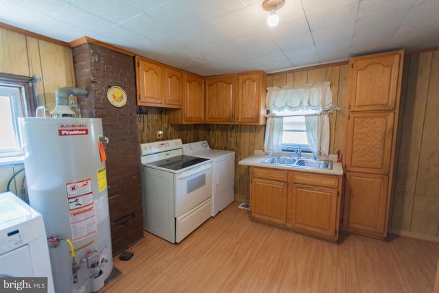404 S CHARLES ST, Charles Town, WV 25414