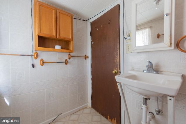 404 S CHARLES ST, Charles Town, WV 25414