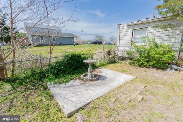 404 S CHARLES ST, Charles Town, WV 25414