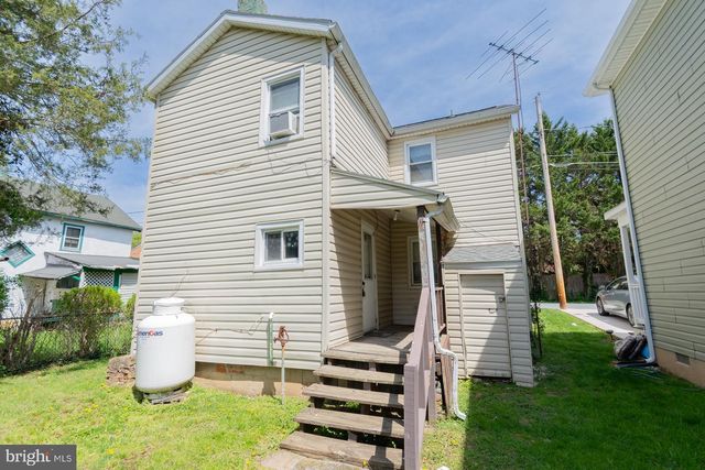 404 S CHARLES ST, Charles Town, WV 25414