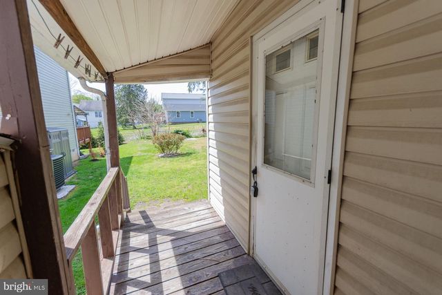404 S CHARLES ST, Charles Town, WV 25414