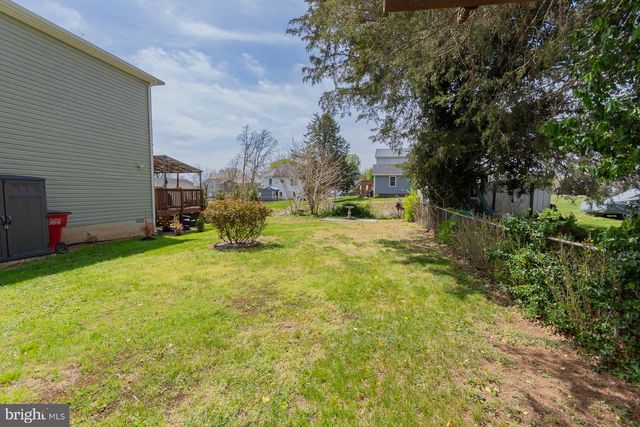 404 S CHARLES ST, Charles Town, WV 25414