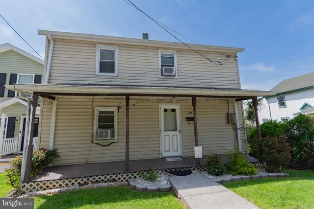 404 S CHARLES ST, Charles Town, WV 25414
