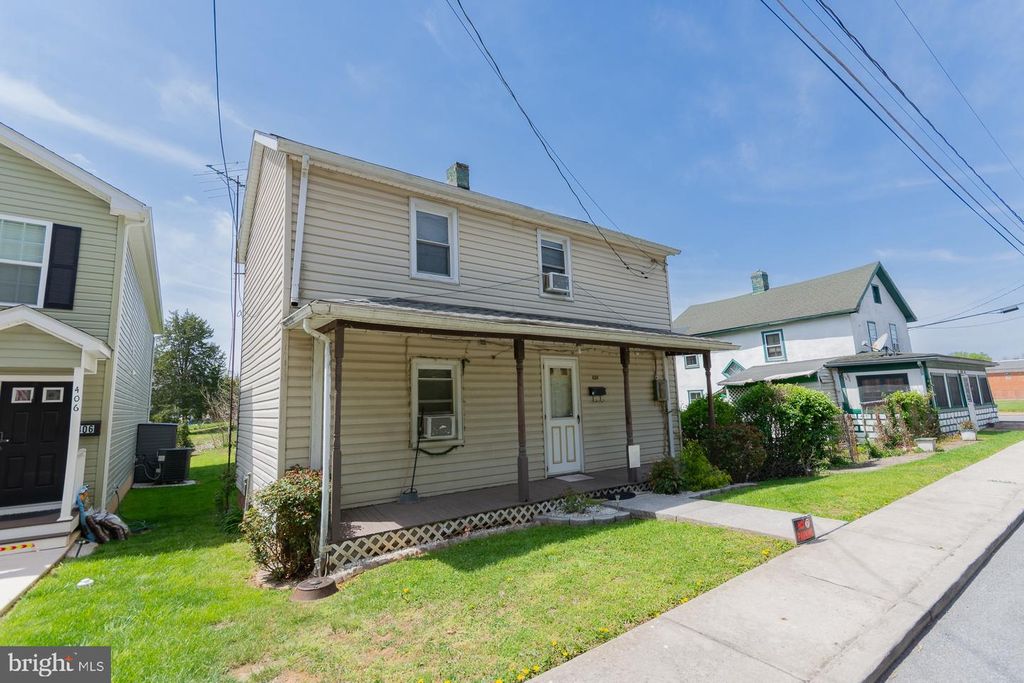 404 S CHARLES ST, Charles Town, WV 25414