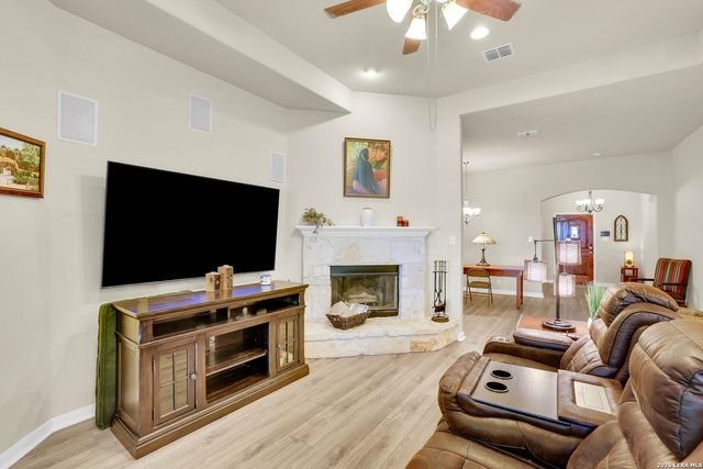 828 Laserra, Cibolo, TX 78108