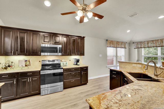 828 Laserra, Cibolo, TX 78108