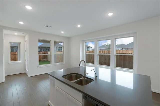 205 Rosebush DR, Liberty Hill, TX 78642