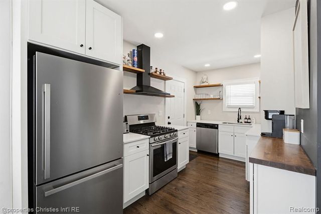 988 E Troy Street, Ferndale, MI 48220