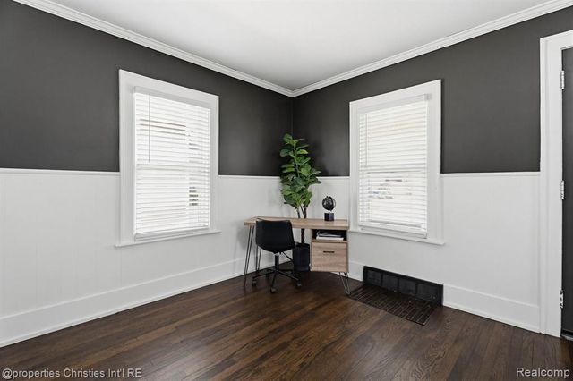 988 E Troy Street, Ferndale, MI 48220