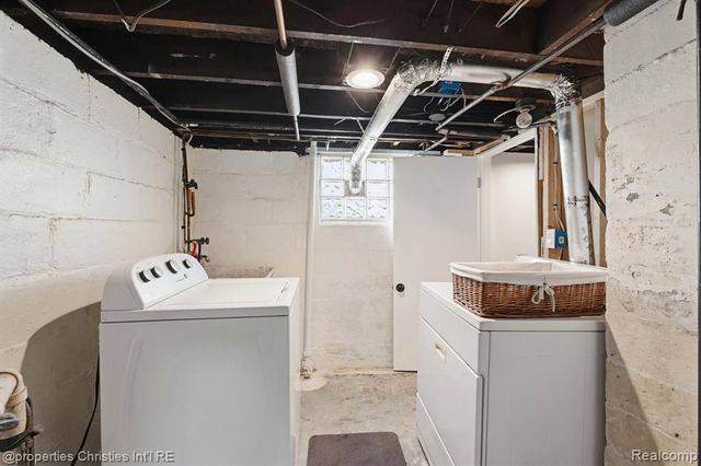 988 E Troy Street, Ferndale, MI 48220