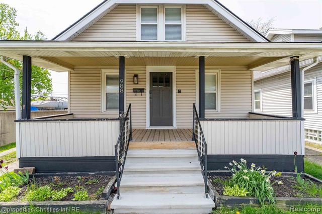 988 E Troy Street, Ferndale, MI 48220