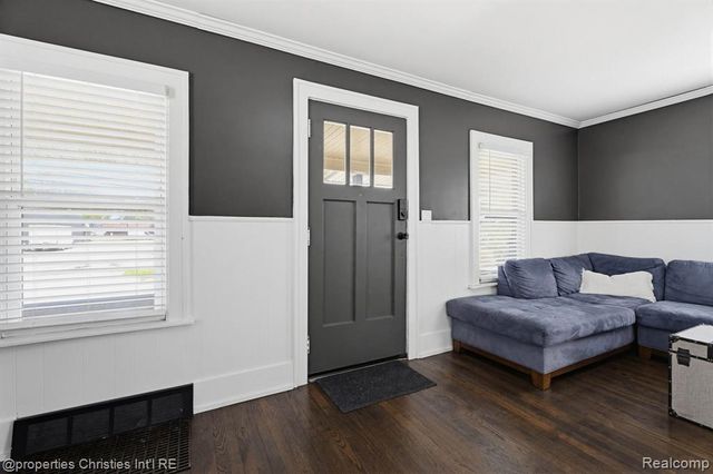 988 E Troy Street, Ferndale, MI 48220
