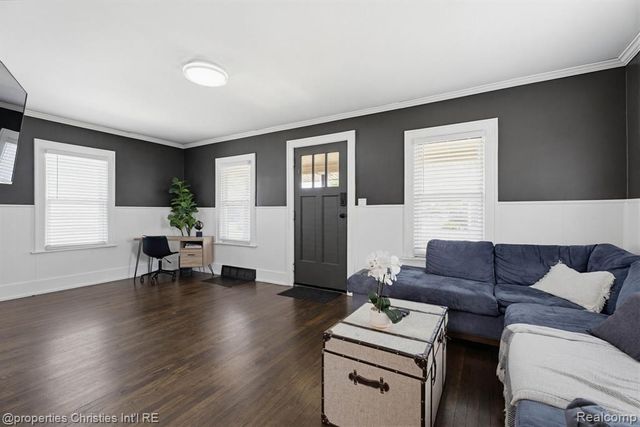 988 E Troy Street, Ferndale, MI 48220