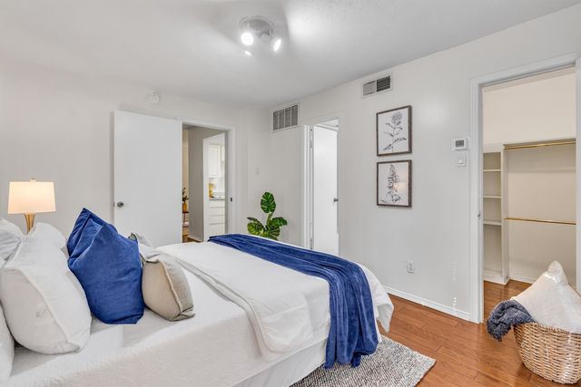 4525 Gilbert Avenue 104, Dallas, TX 75219