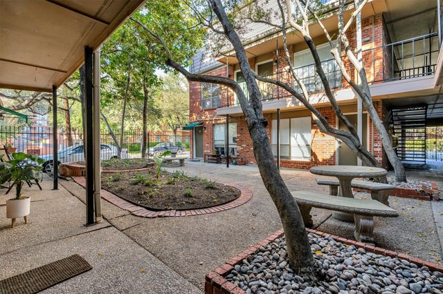 4525 Gilbert Avenue 104, Dallas, TX 75219