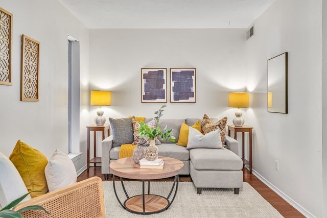 4525 Gilbert Avenue 104, Dallas, TX 75219