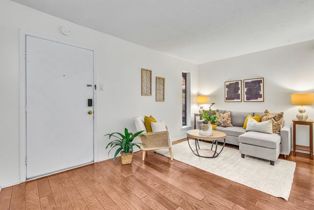 4525 Gilbert Avenue 104, Dallas, TX 75219