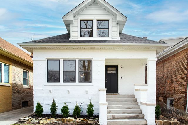 2115 S 7th Avenue, Maywood, IL 60153