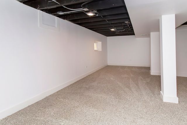 2115 S 7th Avenue, Maywood, IL 60153