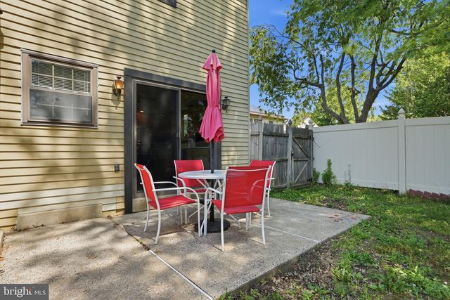 110 HORSESHOE LN, Horsham, PA 19044