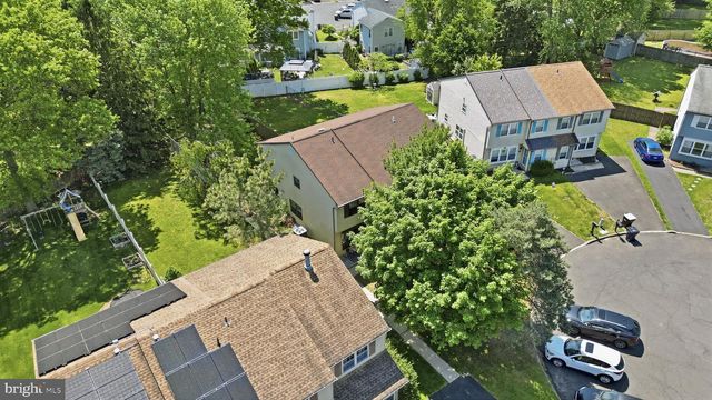 110 HORSESHOE LN, Horsham, PA 19044