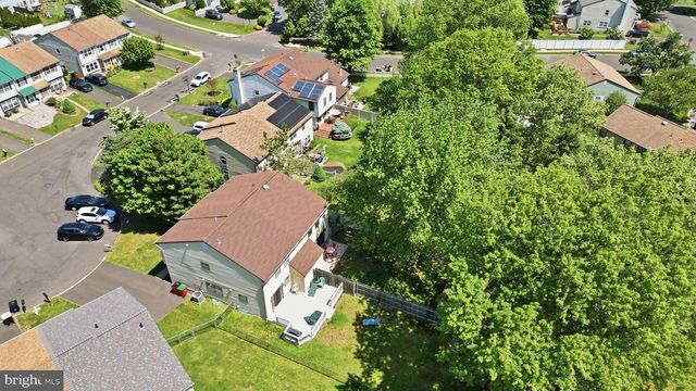 110 HORSESHOE LN, Horsham, PA 19044