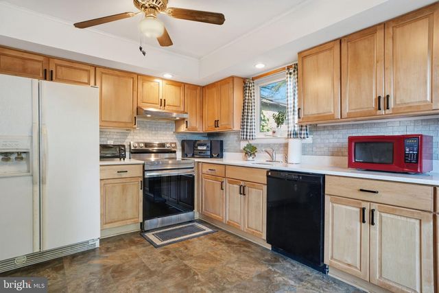 110 HORSESHOE LN, Horsham, PA 19044