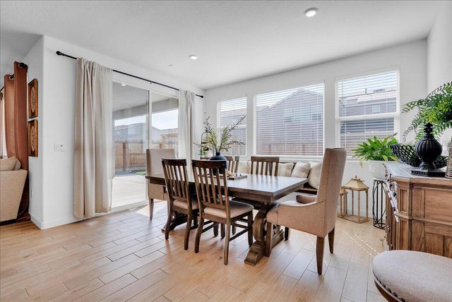 119 NE Riverway Drive, Visalia, CA 93291